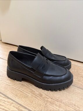 Steve Madden Lug Sole Loafers Size 8